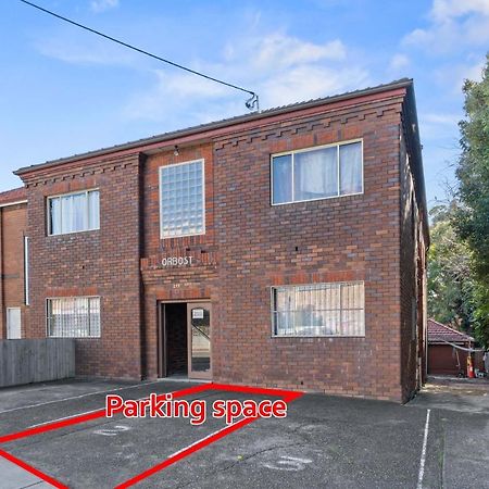 Burwood New 2 Bedroom 2 Bathroom Apartment Sydney Esterno foto