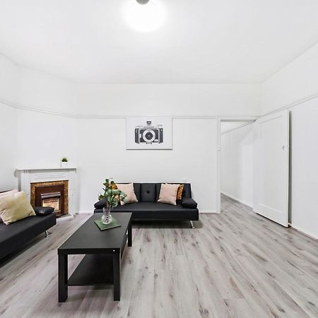 Burwood New 2 Bedroom 2 Bathroom Apartment Sydney Esterno foto