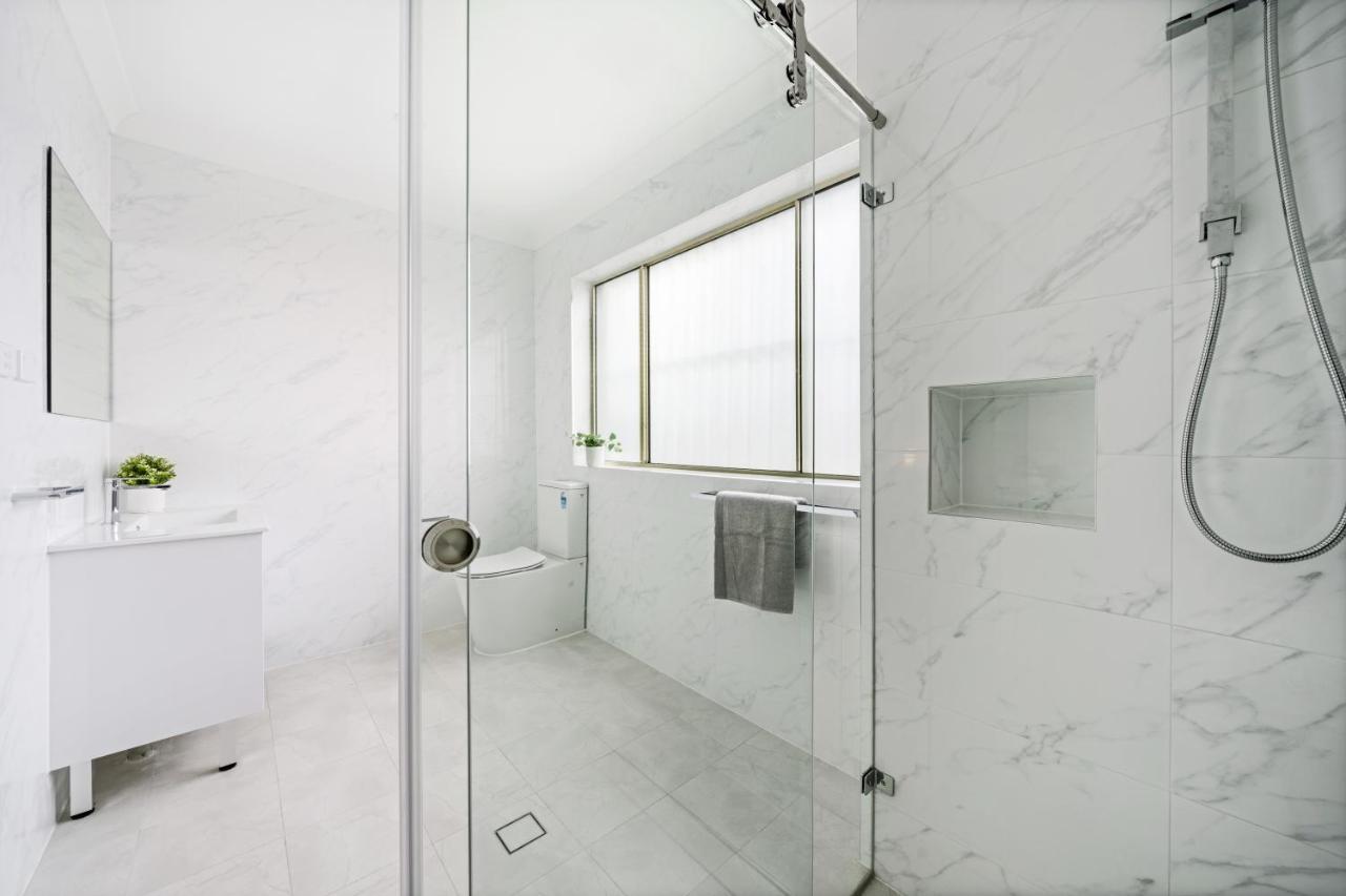 Burwood New 2 Bedroom 2 Bathroom Apartment Sydney Esterno foto