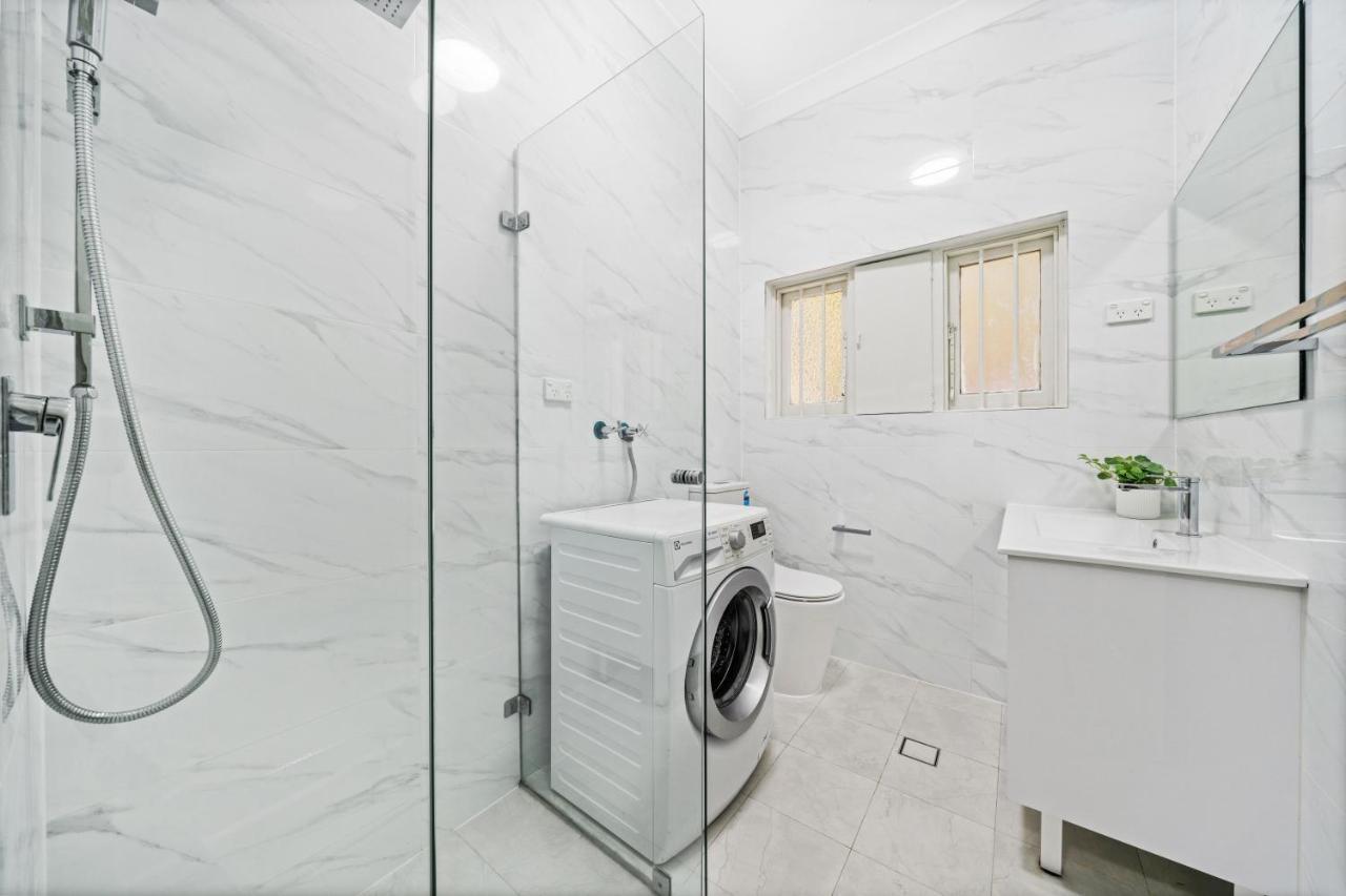 Burwood New 2 Bedroom 2 Bathroom Apartment Sydney Esterno foto