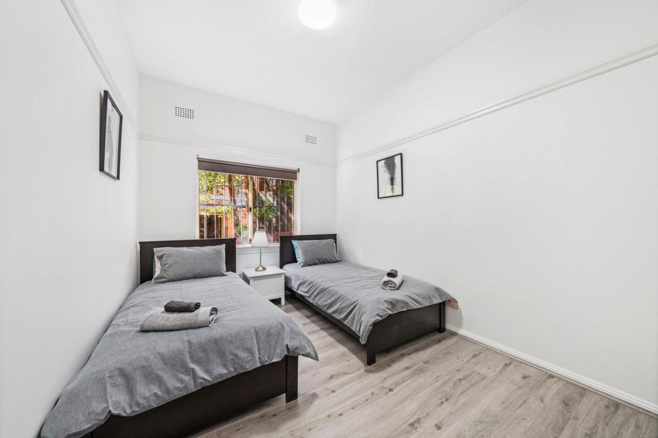 Burwood New 2 Bedroom 2 Bathroom Apartment Sydney Esterno foto