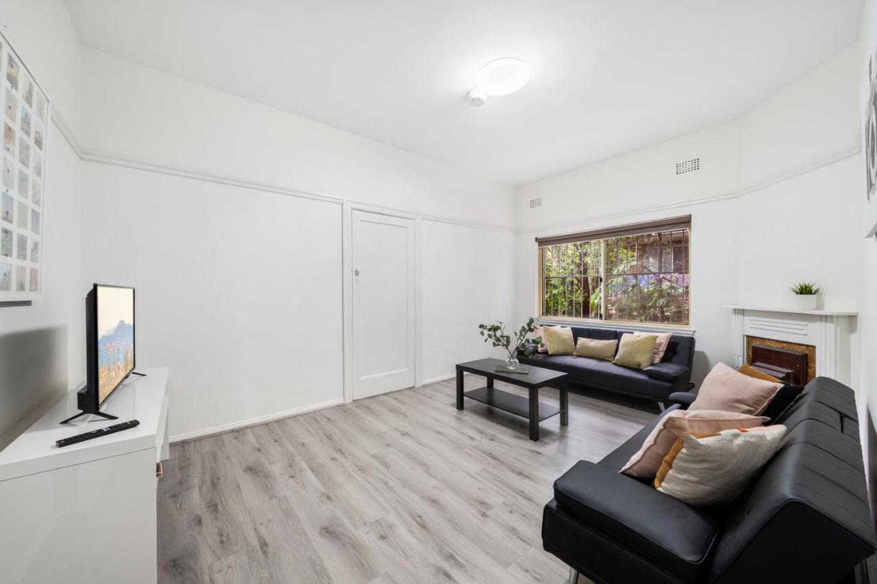 Burwood New 2 Bedroom 2 Bathroom Apartment Sydney Esterno foto