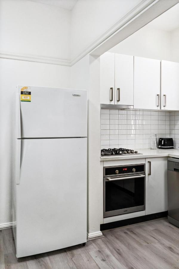 Burwood New 2 Bedroom 2 Bathroom Apartment Sydney Esterno foto